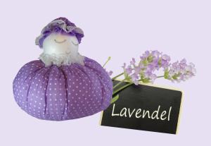 Handmade Design - Lavendel-Puppe - Lavendelkissen - Duftkissen - Zierkissen - mit echtem Lavendel (Puppe groß - Lila, 21 x 21 cm)